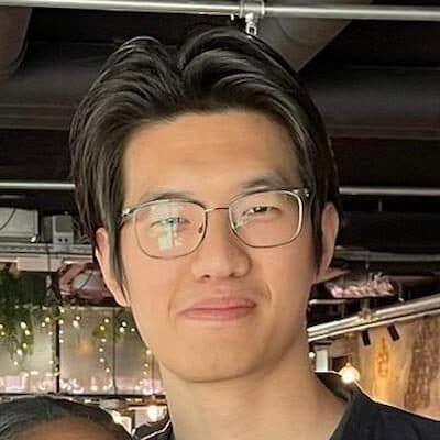 Portrait of Elliott Yu